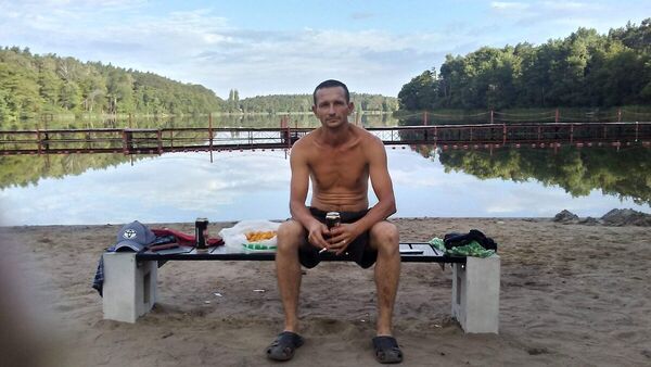 ,   Yevhen, 48 ,   ,   , c 