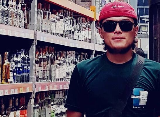  ,   Mustafo, 20 ,   ,   