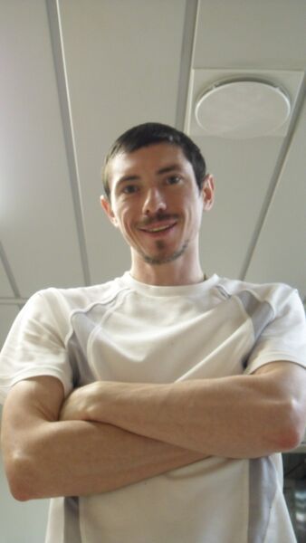  --,   Artur, 44 ,     , c 