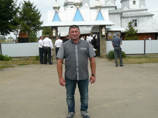  ,   Nik, 51 ,   ,   