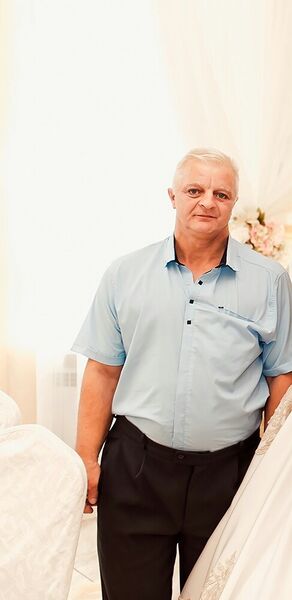  ,   Viktor, 54 ,   , 