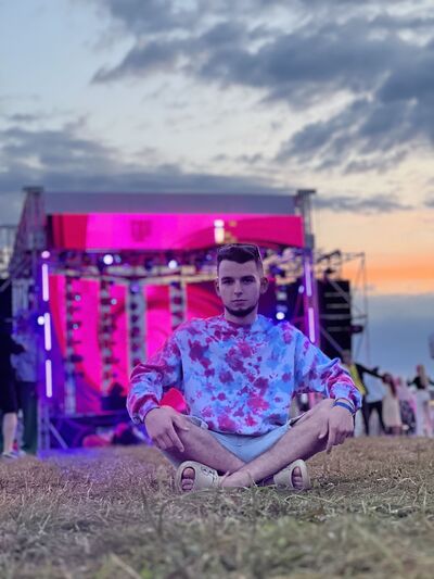   ,   Felix, 25 ,   ,   