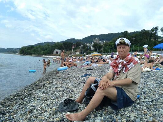  ,   Genrih, 56 ,   ,   