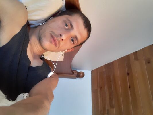  ,   Ivan, 36 ,  