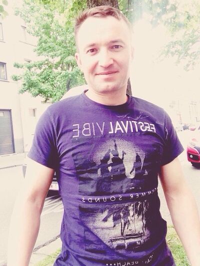  ,   Oleg, 42 ,   