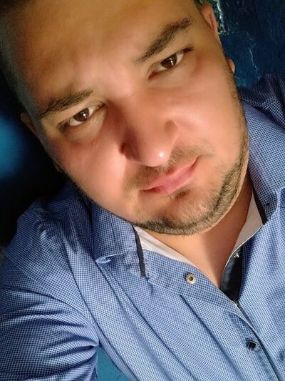  ,   Pavel, 32 ,   c 