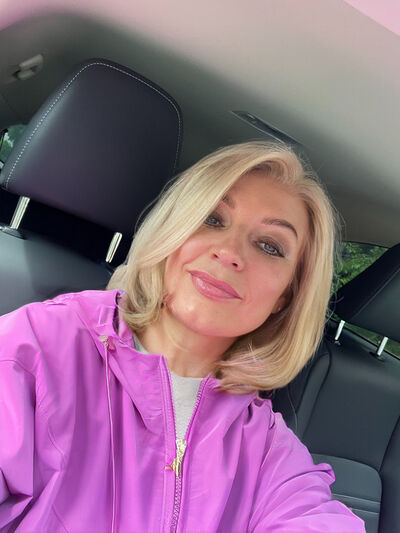  ,   Tatiana, 52 ,   c 
