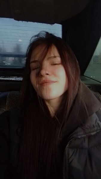  ,   Ksenia, 18 ,     