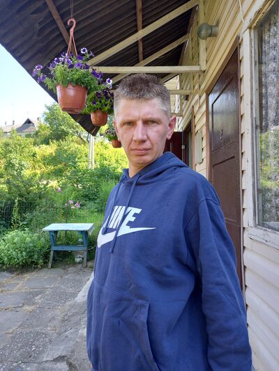  ,   Edgaras, 42 ,   c , 