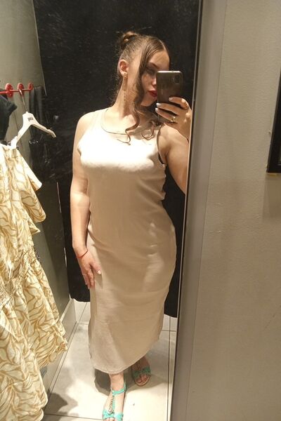  ,   Julia, 19 ,   ,   , 