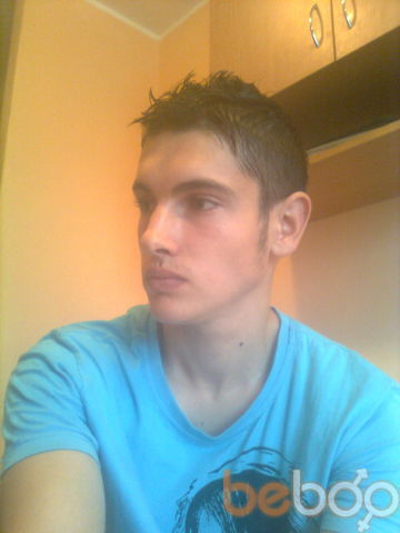  ,   Mykhailo, 32 ,  