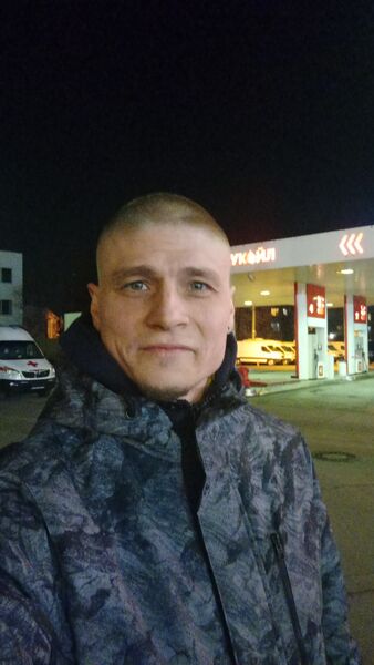  -,   Ilia, 36 ,   ,   , c , 