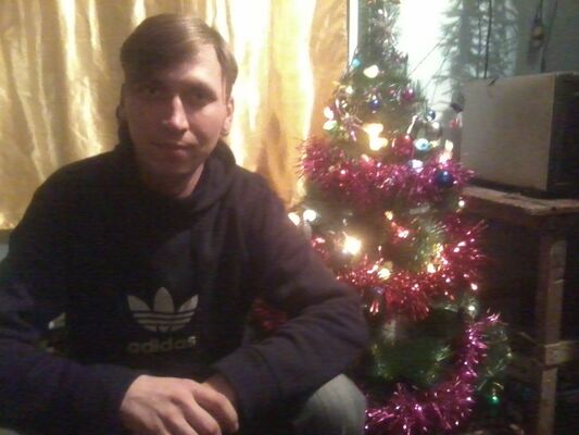  ,   Alex, 39 ,   