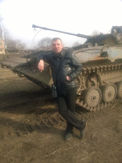  ,   Maks, 47 ,     , c 