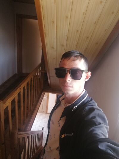  ,   Tudor, 28 ,   ,   